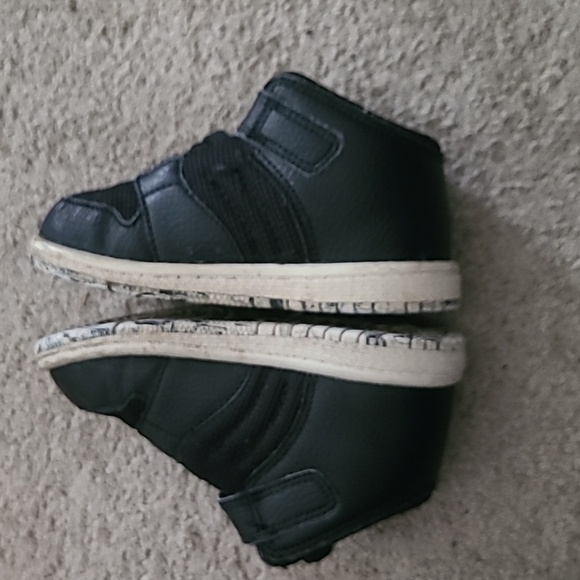 Black and white size 8c Jordans - Picture 2 of 4